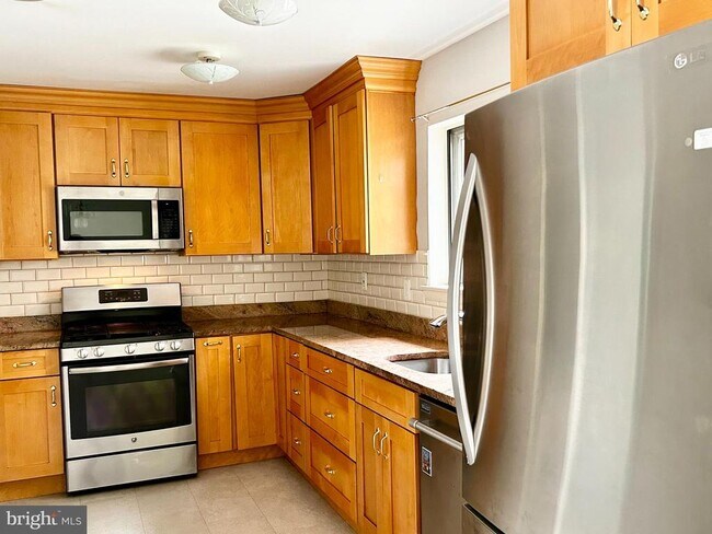 Building Photo - 287 Anderson Rd