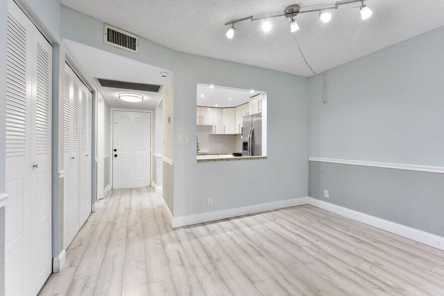 Building Photo - 9370 SW 8th St