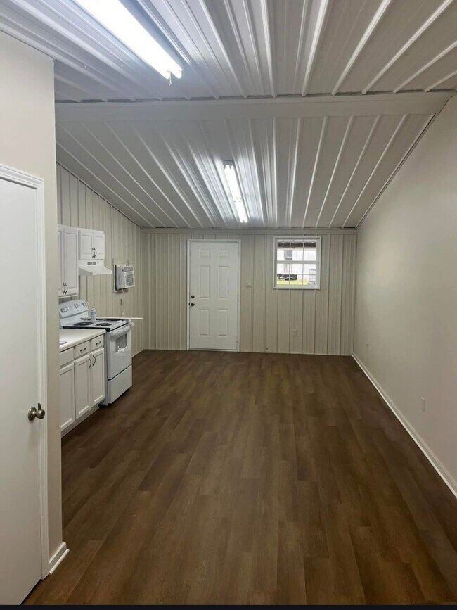 Building Photo - McNary