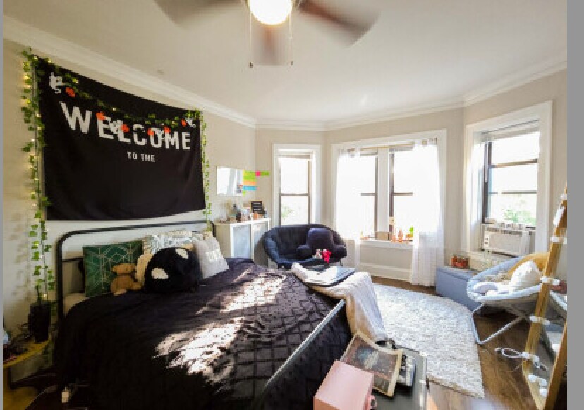 Building Photo - 5076 N Wolcott Ave