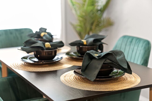 Building Photo - Modern Comforts in Clarksville – Stylish 2BR, 2.5BA Home Near Downtown