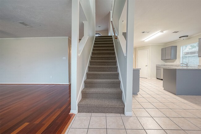 Building Photo - 17523 Coventry Oaks Dr