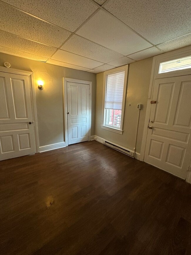 Building Photo - 940 W Princess St