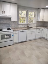 Building Photo - 28 Canal View Dr