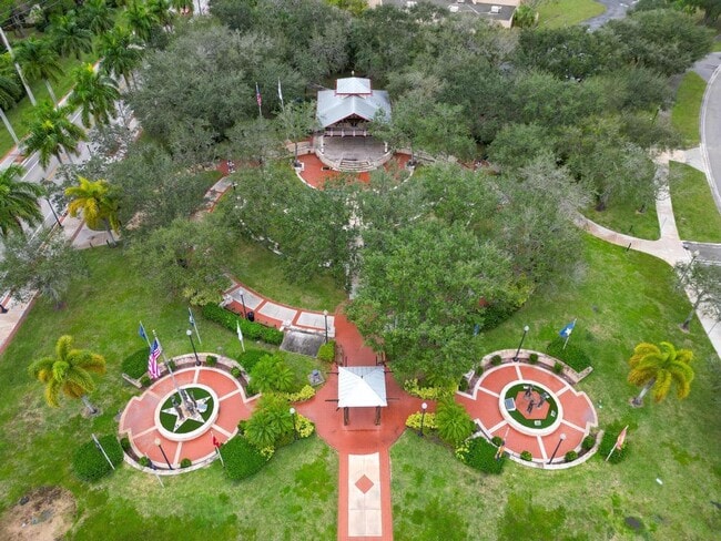 Building Photo - 120 Sparrow Dr