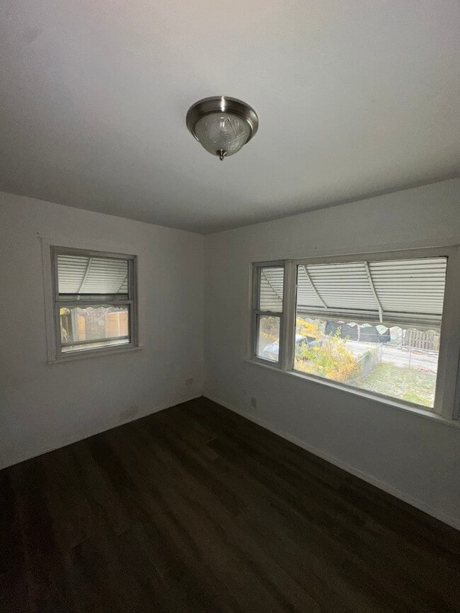 Building Photo - 7957 S Clyde Ave