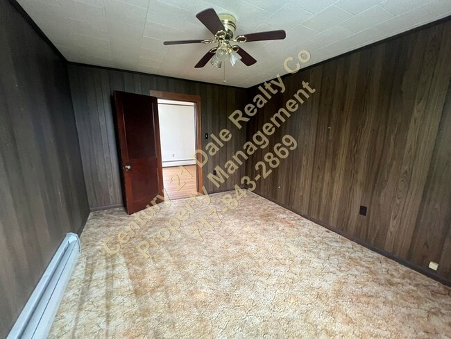 Building Photo - 4 BR Home in Red Lion School District