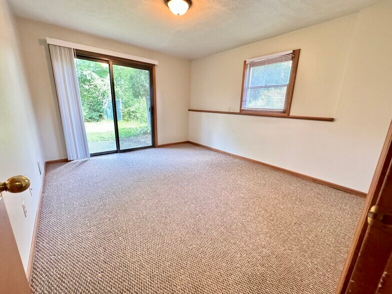 Building Photo - 6791 Pleasantview St NE