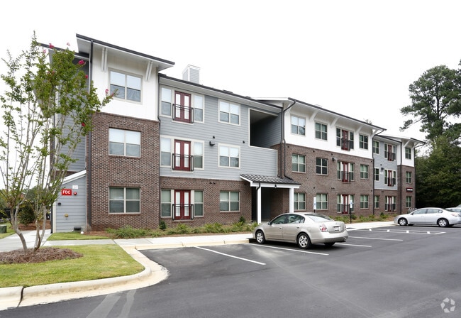 Building Photo - Campus West at Tryon