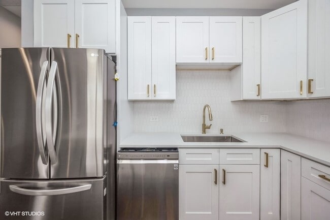 Building Photo - 4014 S Ellis Ave