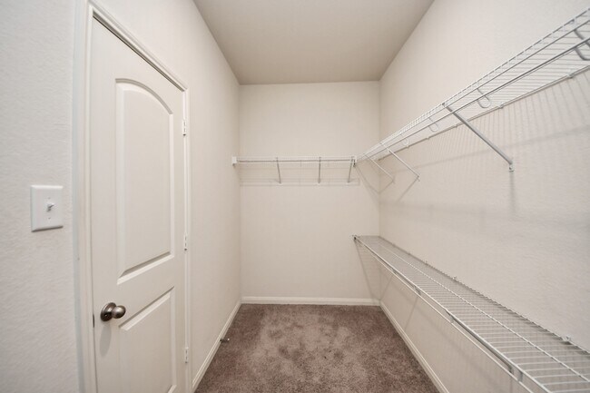 Building Photo - 305 Wayne County Dr