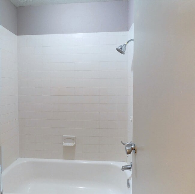 Building Photo - 2711 Heritage Colony Dr