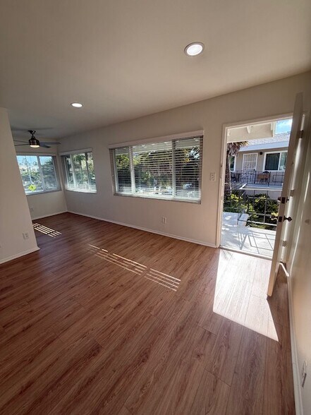 Building Photo - 8428 Gulana Ave