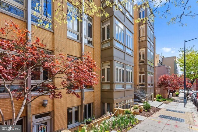 Primary Photo - 2363 Champlain St NW
