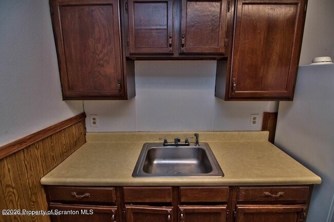 Building Photo - 401 Valley Ave