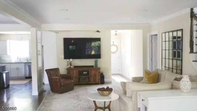 Building Photo - 39 Gray St