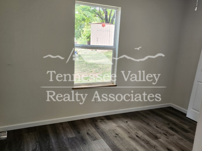 Building Photo - Charming 2-Bedroom, 2-Bath Home Just Minut...