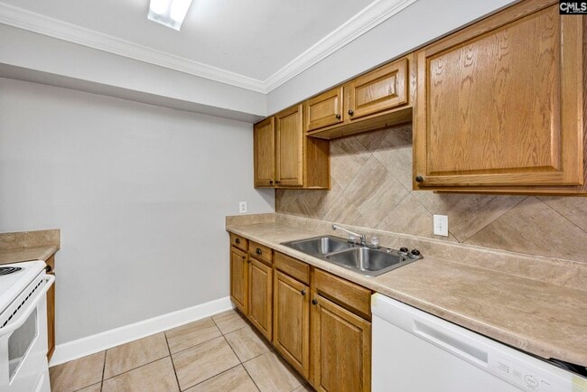 Building Photo - 6530 Davidson Rd