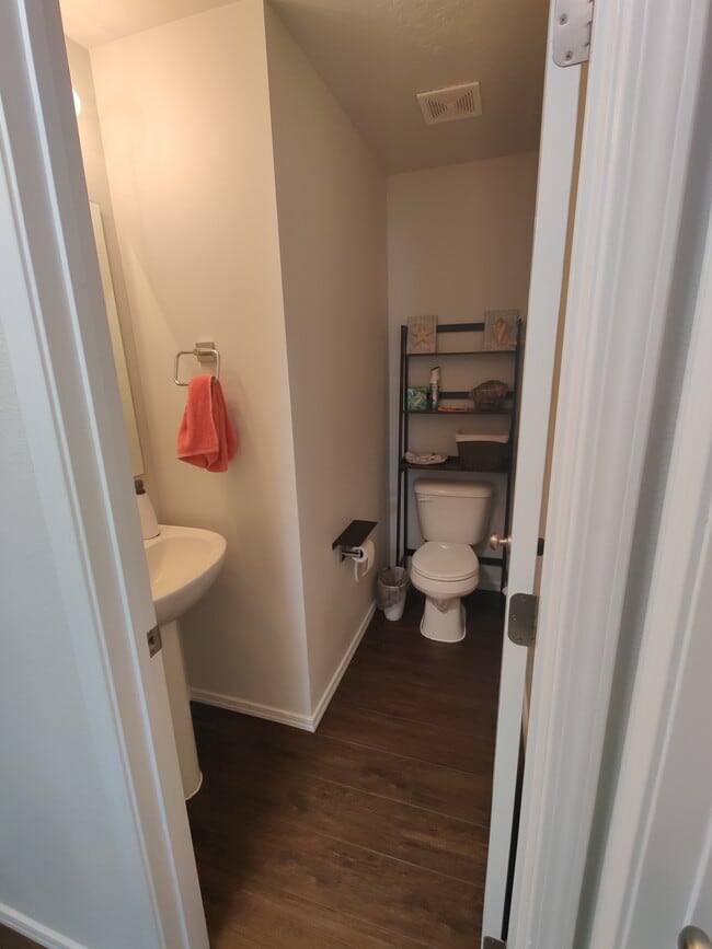 Building Photo - 1690 SW Gabar Ct