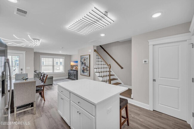 Building Photo - 16 Elder St