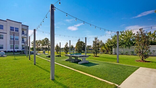 Building Photo - 13000 Breaking Dawn Dr