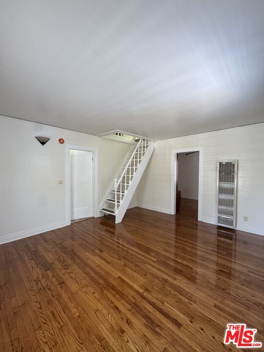 Building Photo - 368 Entrada Dr