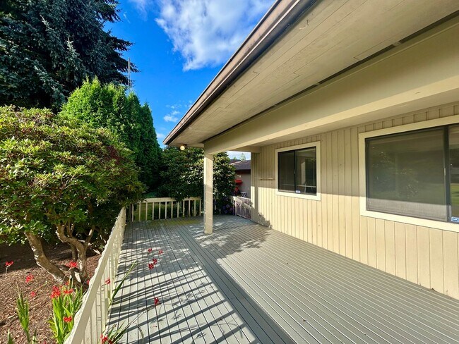 Building Photo - 12371 Rainier Dr
