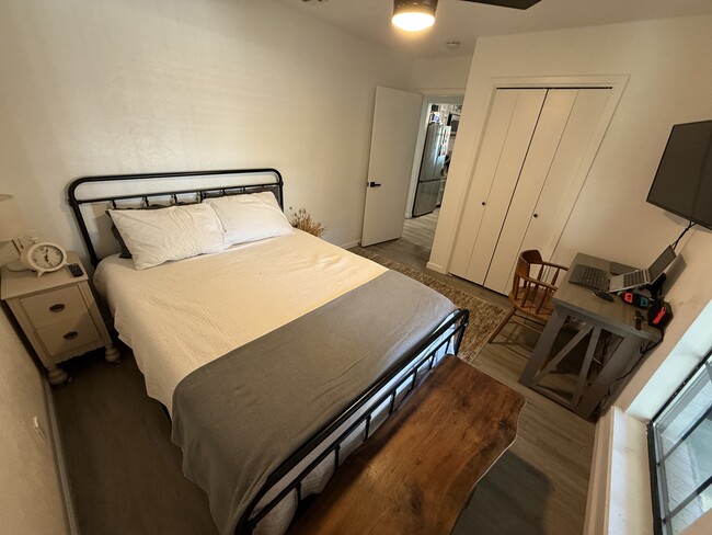 Building Photo - 3402 Azalea Dr