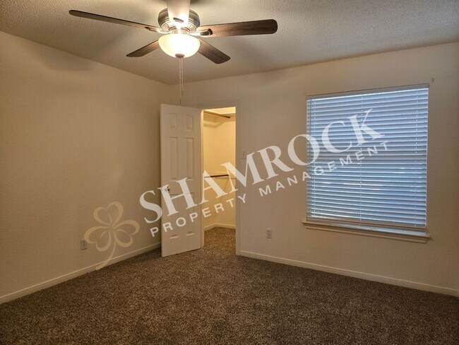 Building Photo - 533 Shady Park Trail