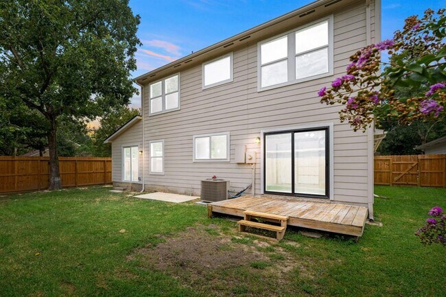Building Photo - 90 W High Oaks Cir