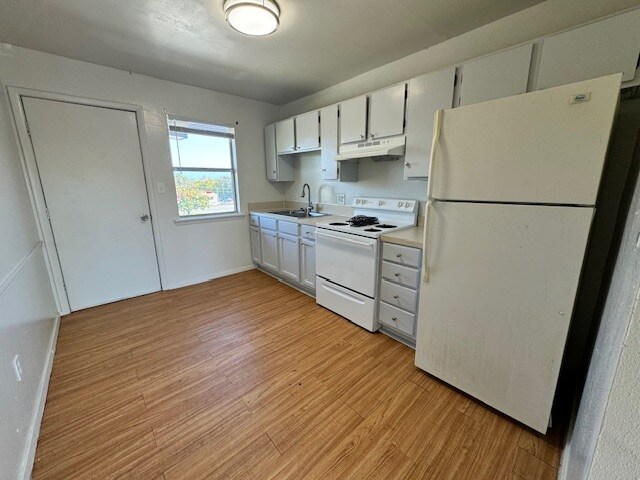 Building Photo - 920 N Leverett Ave