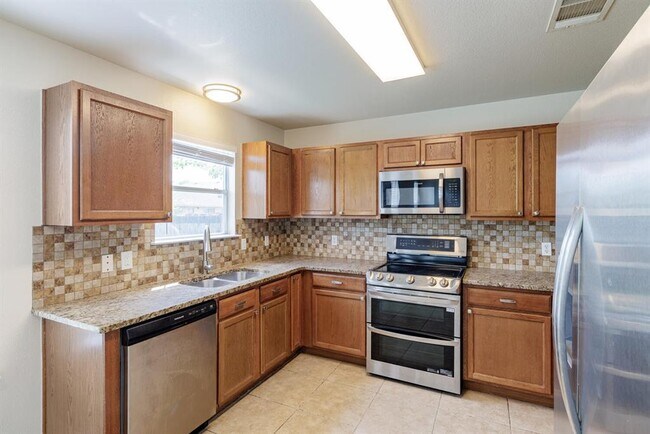 Building Photo - 157 Brickyard Ln