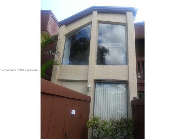 Building Photo - 6924 SW 114th Pl