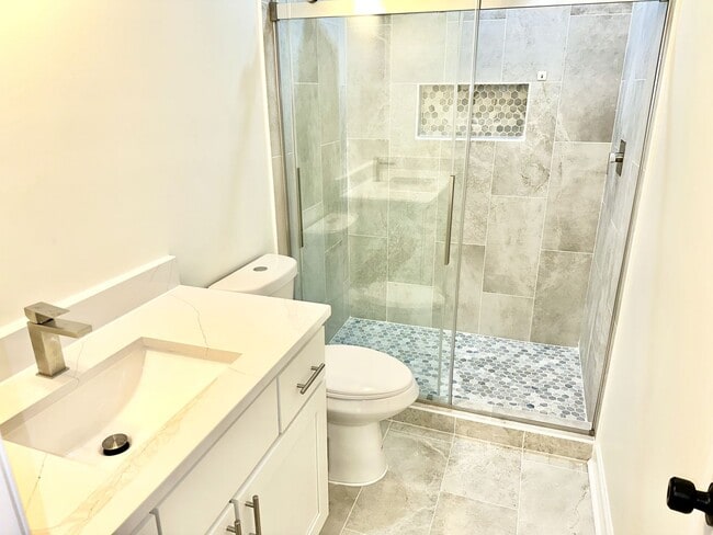 Building Photo - Stylish Selma New Construction!