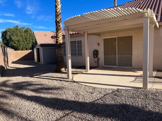 Building Photo - 4 Bedroom with Bedroom Downstairs, Pool, O...