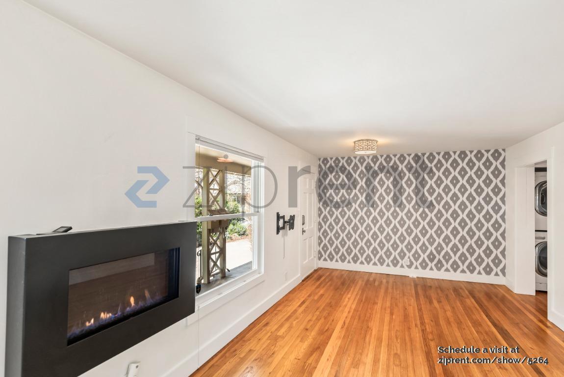 Building Photo - 321 63rd St