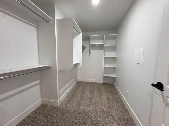 Building Photo - FREE: WiFi, Lawn care and Water softener!!