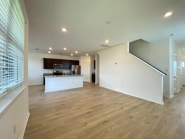 Building Photo - 209 Saide St