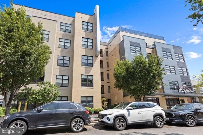 Building Photo - 1111 Orren St NE