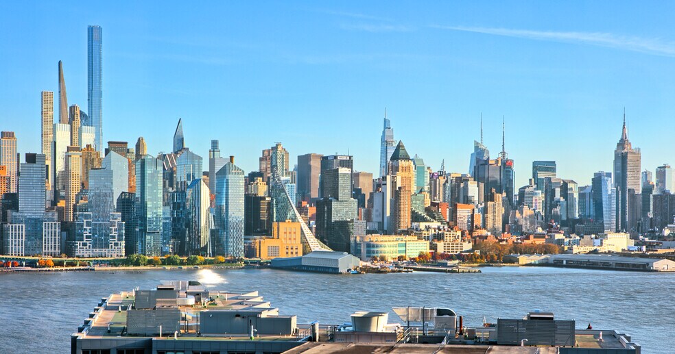 Building Photo - 6050 Boulevard E