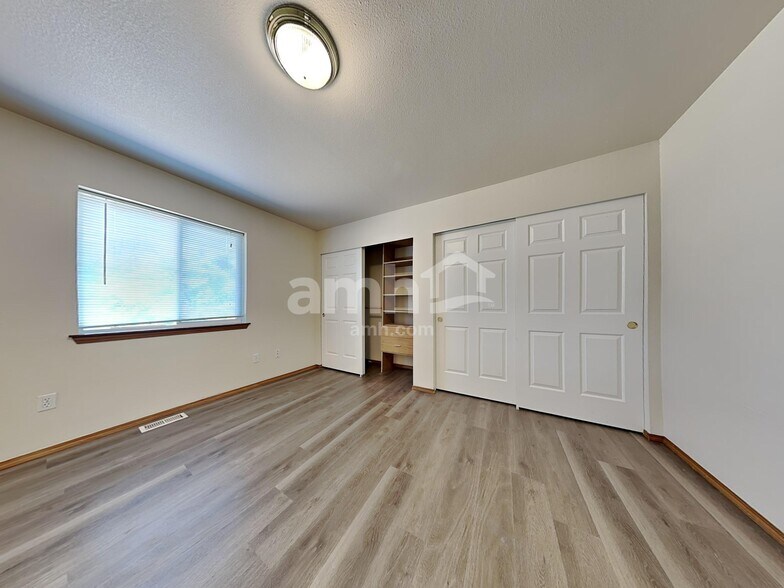 Building Photo - 414 Orting Ave NW