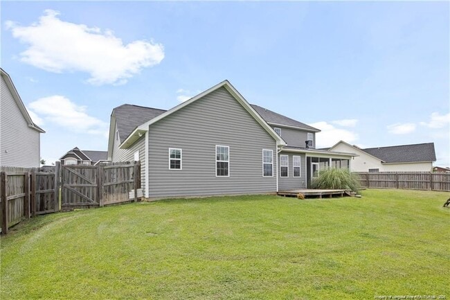 Building Photo - 1048 Ronald Reagan Drive