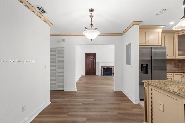 Building Photo - 3411 SW 27th St