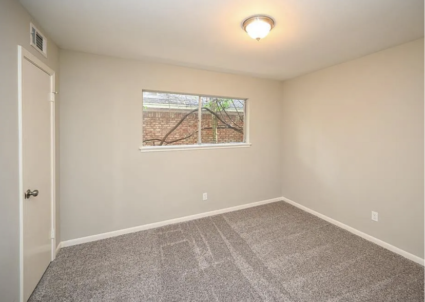 Building Photo - 1507 Bayou Dr