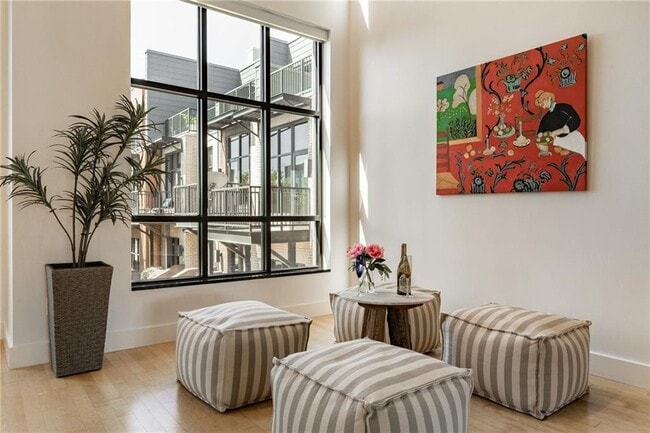 Building Photo - 345 NE 4th St