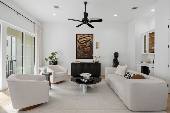 Building Photo - 8706 Ojeman Villas Dr