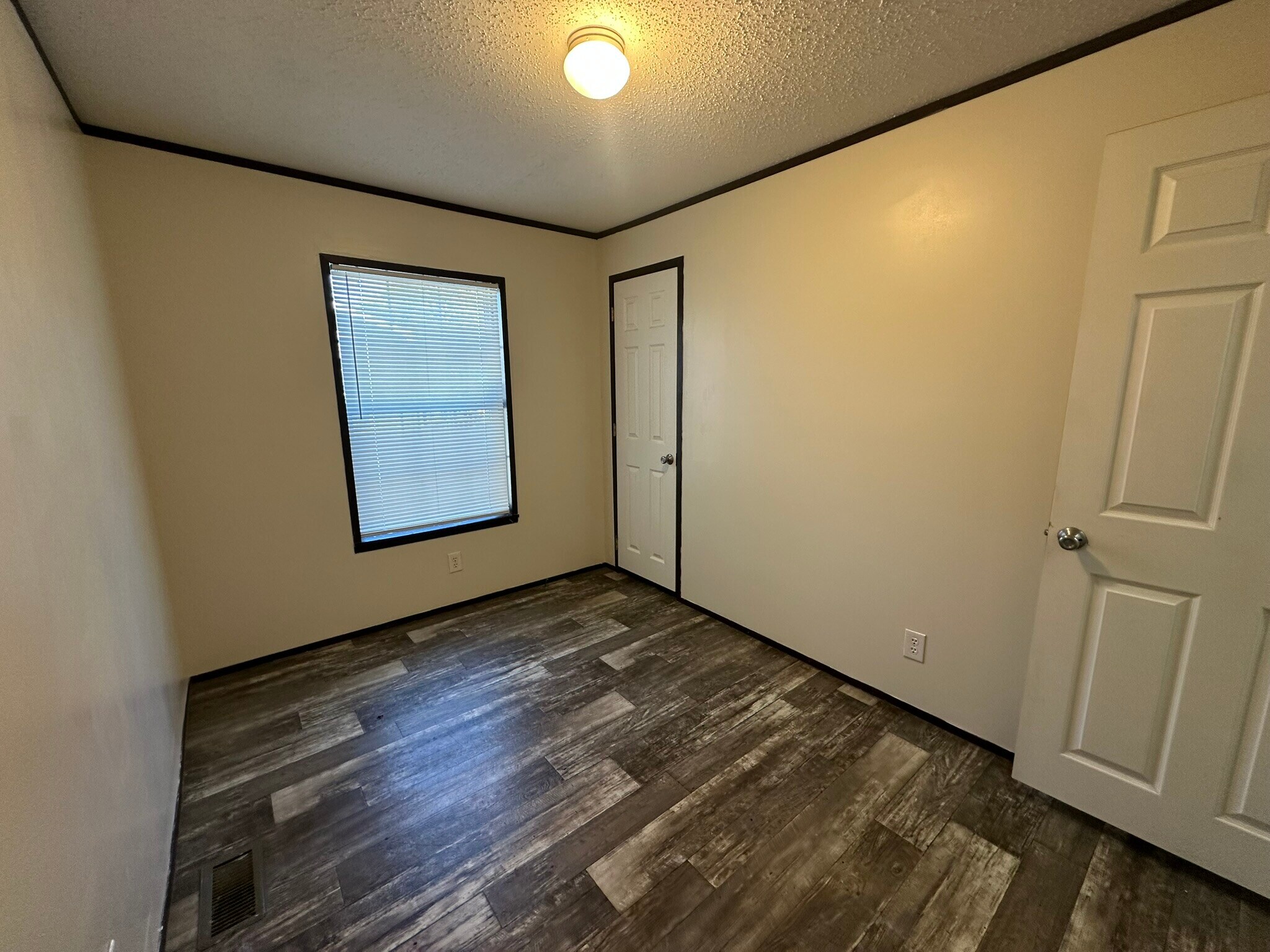 Building Photo - 2299 Wellington Green Dr