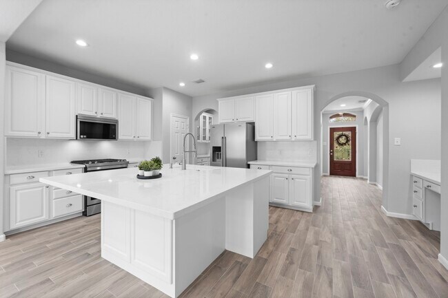 Building Photo - 15 Patina Pines Pl