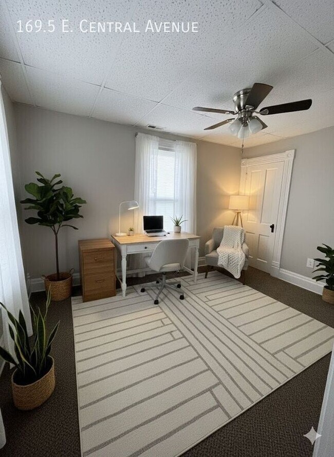 Building Photo - 169.5 E Central Ave