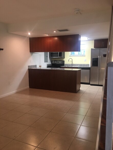 downstair - 8950 SW 69th Ct